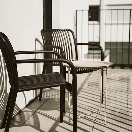 Sedan Apartment *