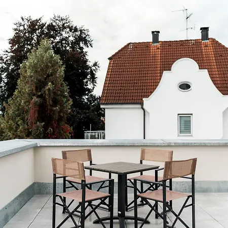 Sedan Apartment