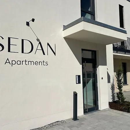 Sedan - Naehe Legoland, Modern & Zentral Γκούνζμπουργκ